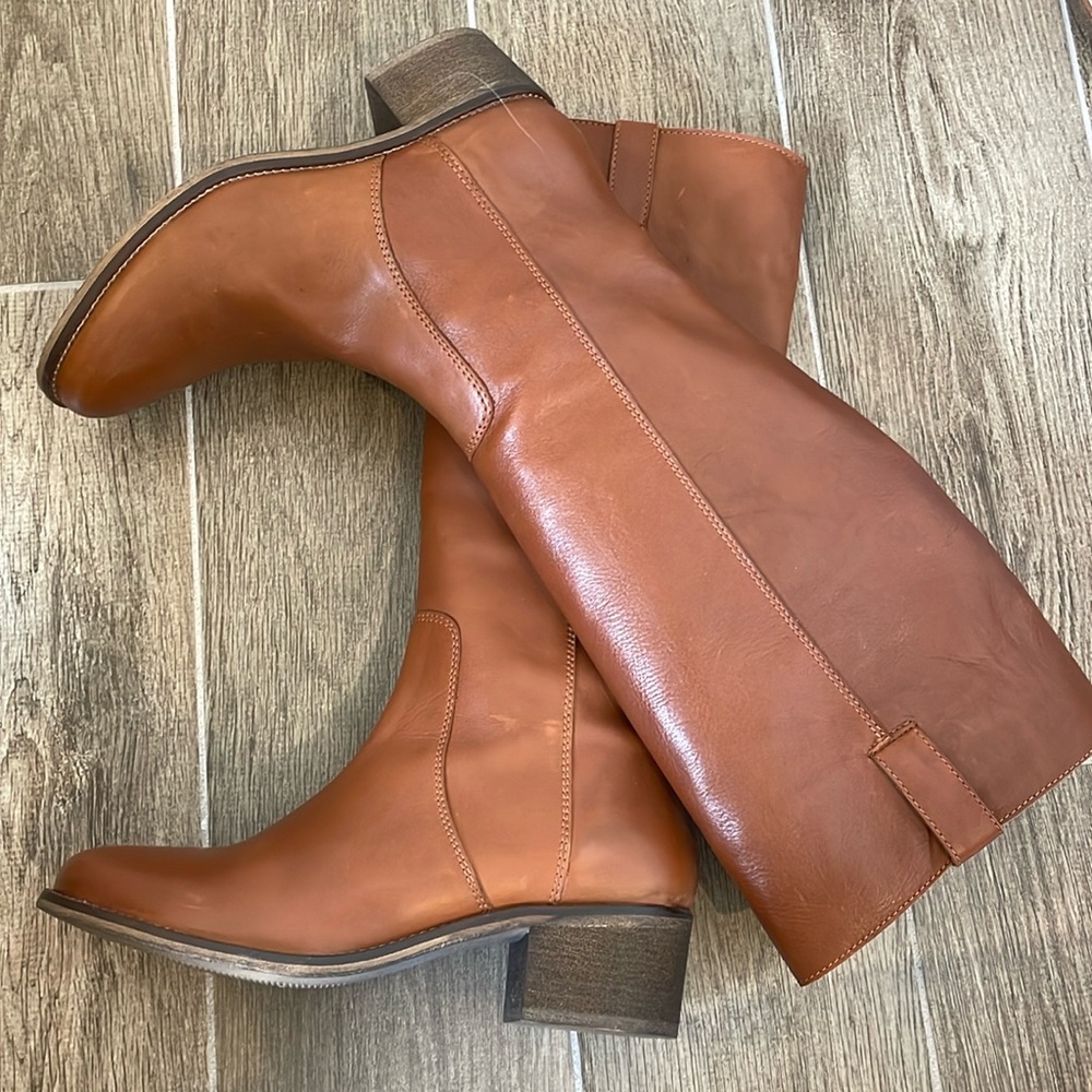 Never Worn! Tall cognac leather boots 👢